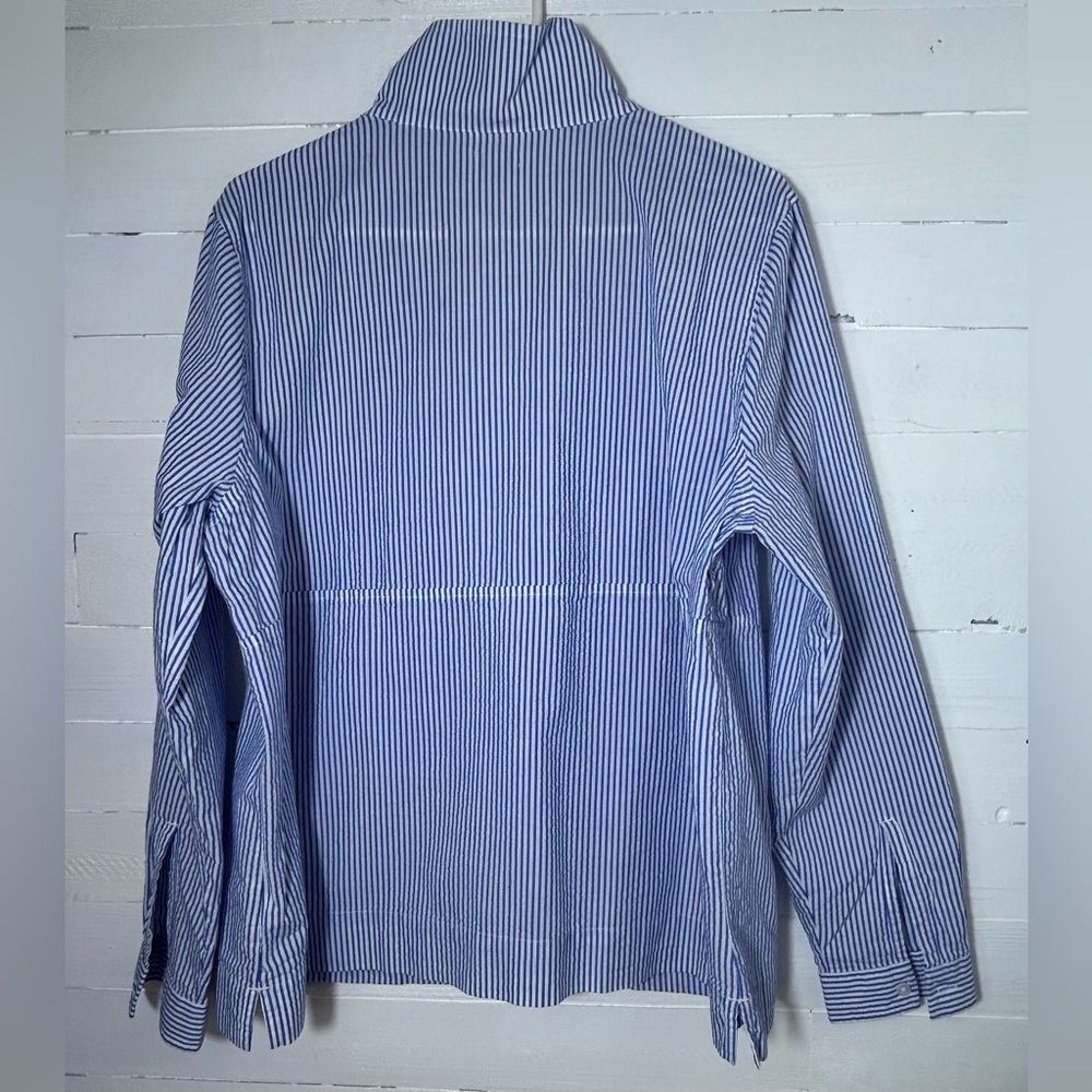 L.L. Bean women’s blue and white striped windbreaker, size large, 100% cotton. - Picture 3 of 8